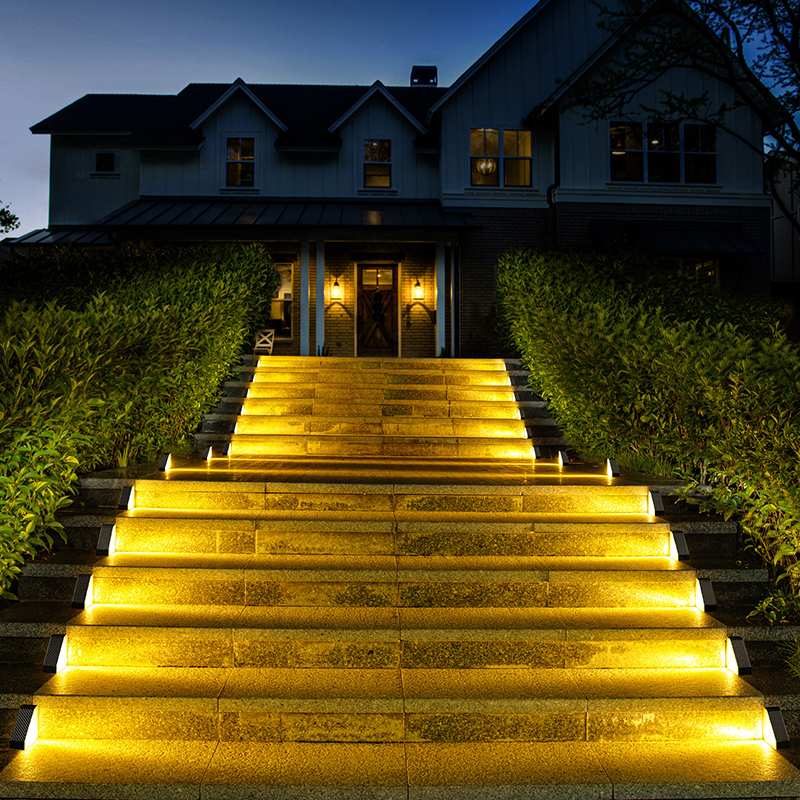 Solar-Powered Step Lights, Out – Deck Step Light Bewertung und Preis